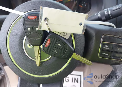 2015 Jeep Compass Sport z USA, uszkodzony, nr VIN 1C4NJCBA8FD104800